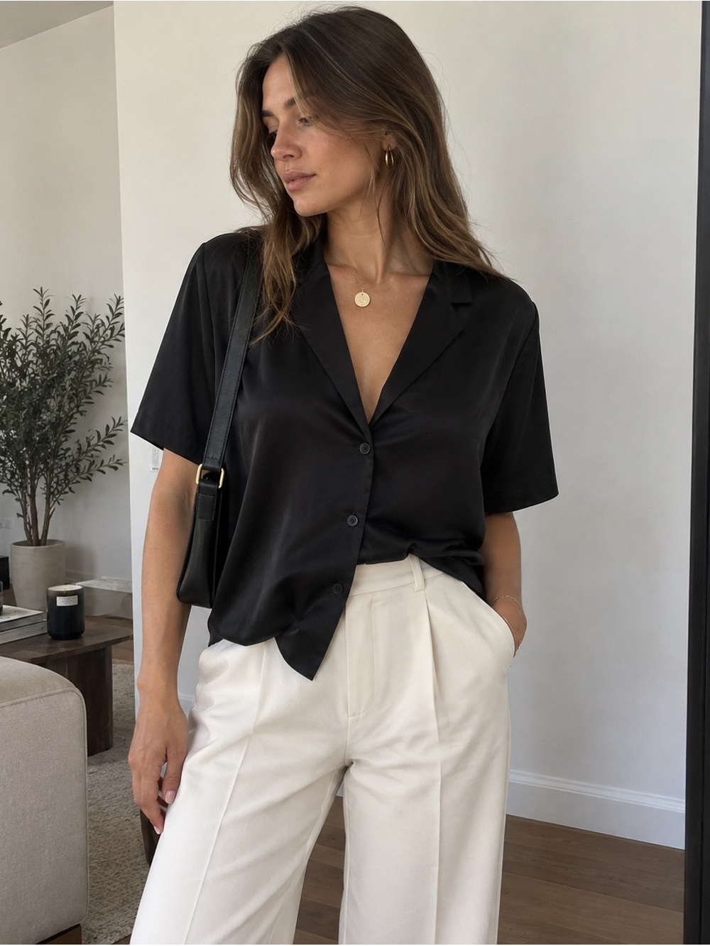 Wilfred Aritzia Black Satin Short Sleeve Button Up Blouse Size Medium